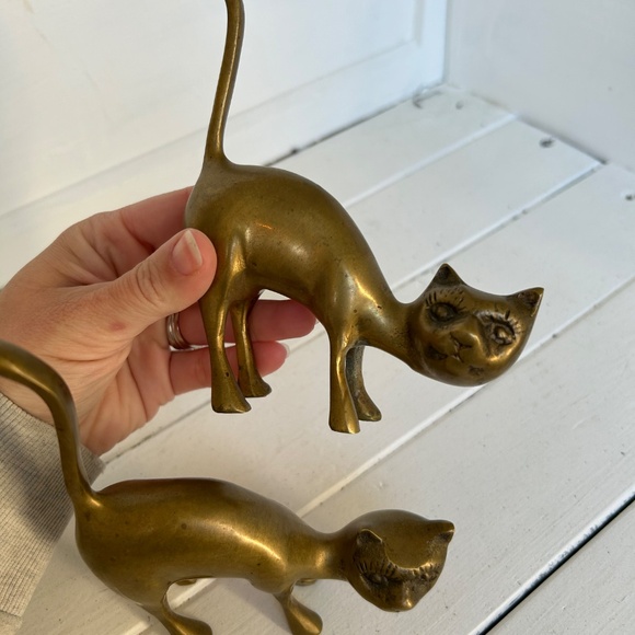 pair of two vintage brass cats - Picture 3 of 5